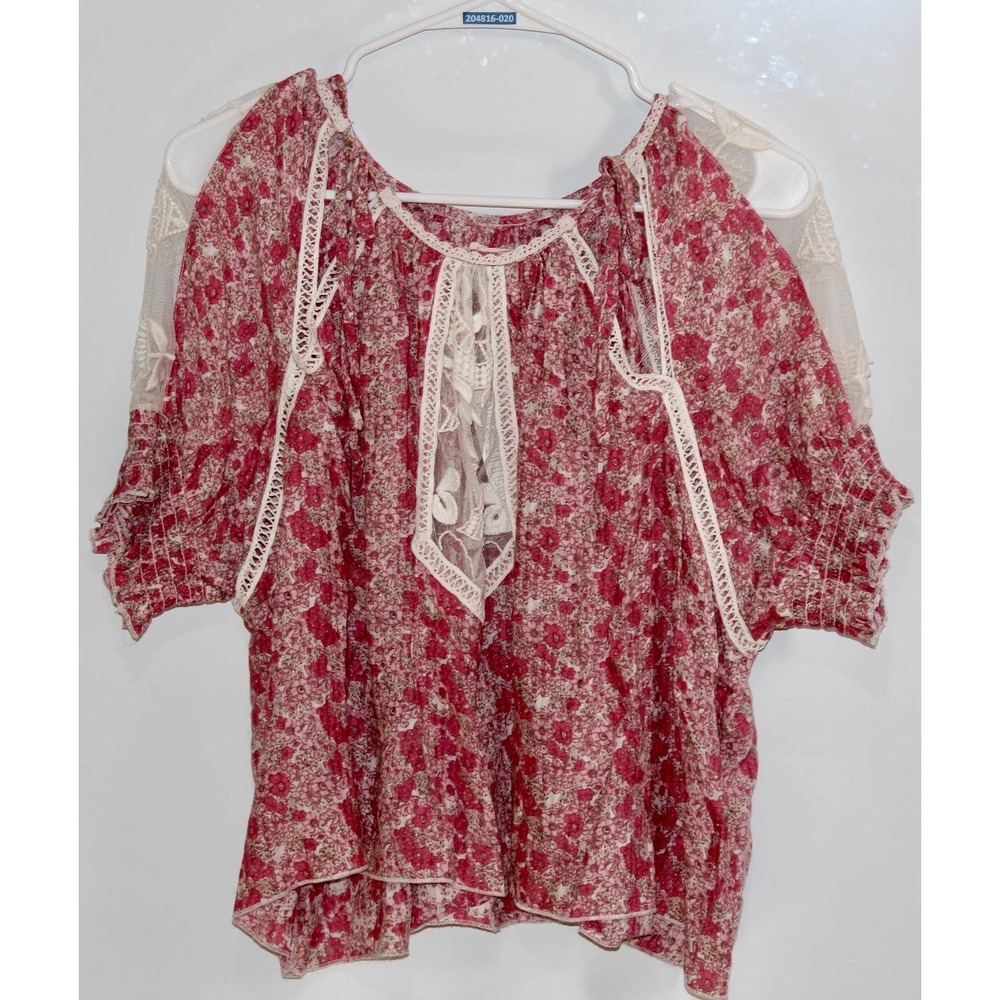 Women's Urban Outfitters White Pink Floral Short Sleeve T-Shirt Size Medium NWT